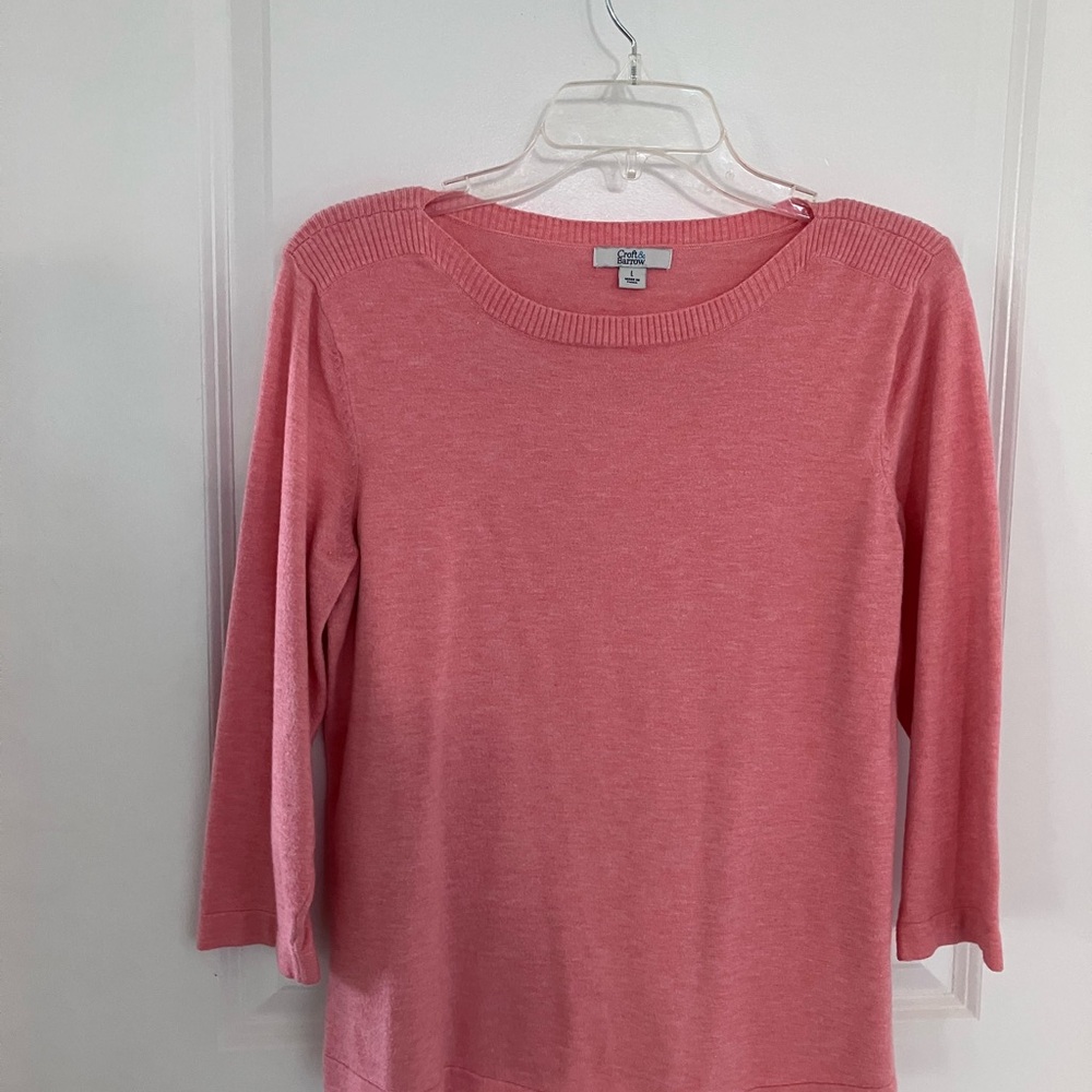 Croft and Barrow Coral Long Sleeve light sweater. Size L